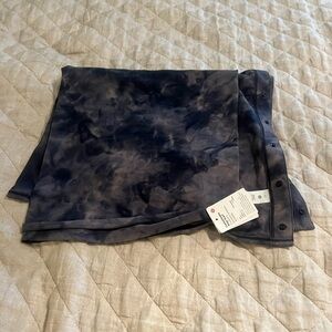 Lululemon Athletica Adjustable Snap Scarf; new with tag